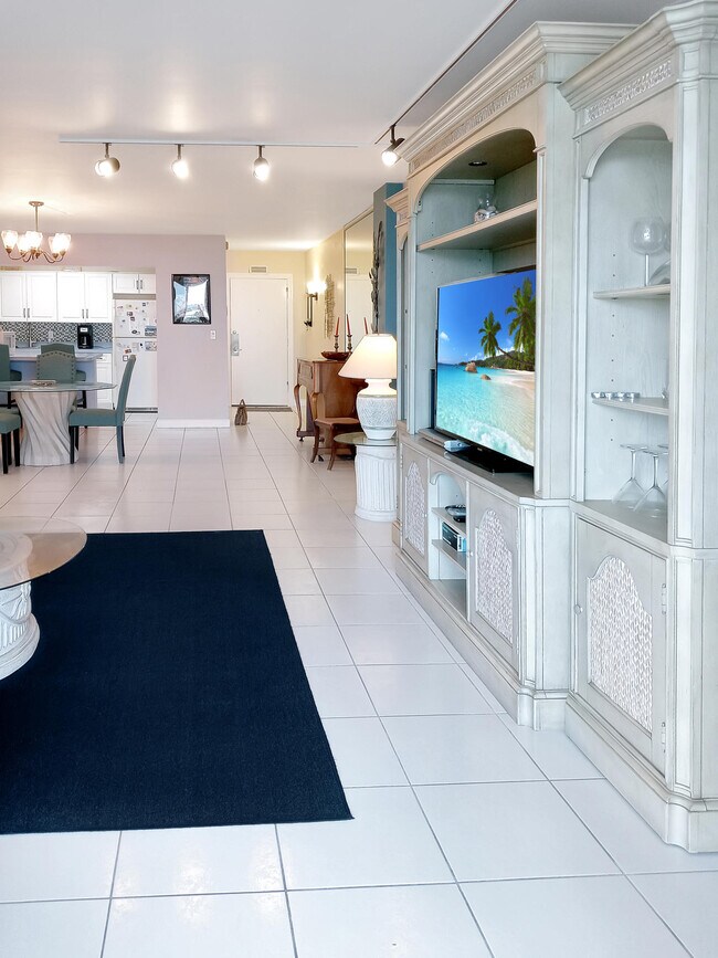 Building Photo - 1200 Marine Way