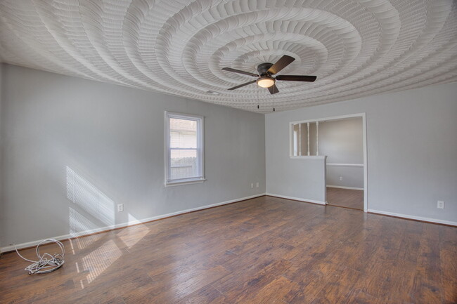 Building Photo - 2902 Princeton Ave