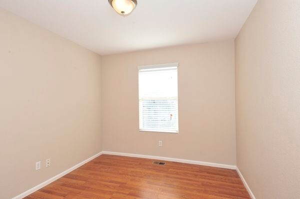 Foto del edificio - 1325 Waxwing Ave