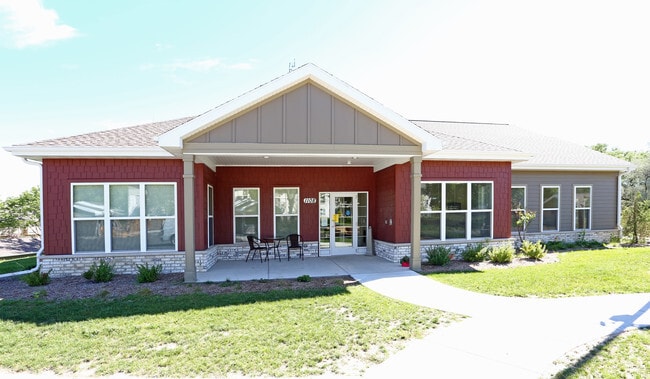 Leasing office - Seven Oaks Apartments