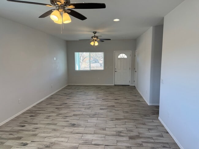 Sala de estar - 1861 Tijuana Ct