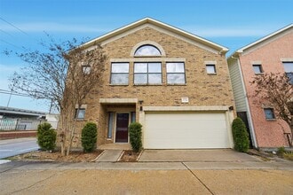 Building Photo - 3736 Main Plaza Dr