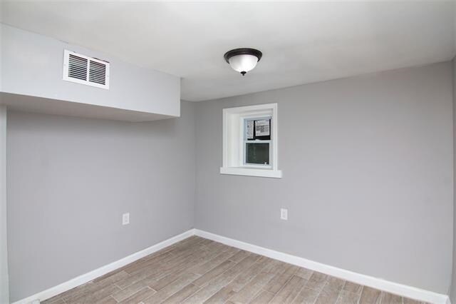 Foto del edificio - 83 Williams Ave