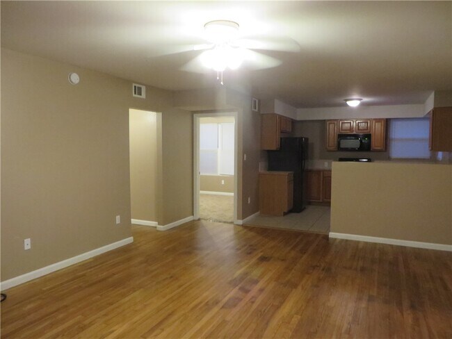 Building Photo - 4302 Harmon Ave