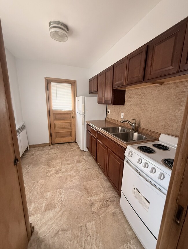 Foto del edificio - 4002 N Farwell Ave