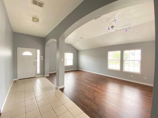 Building Photo - 1328 Falcon Hollow Ln