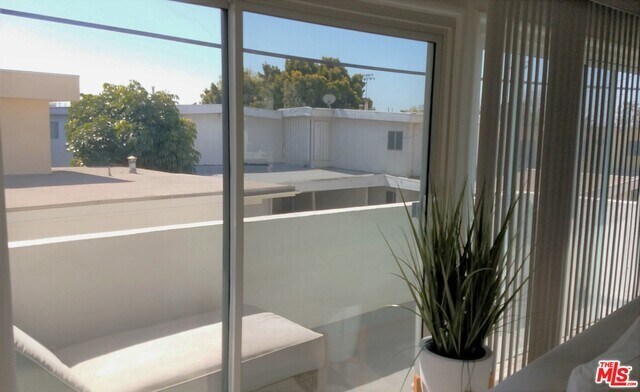 Foto del edificio - 7712 Pso Del Rey