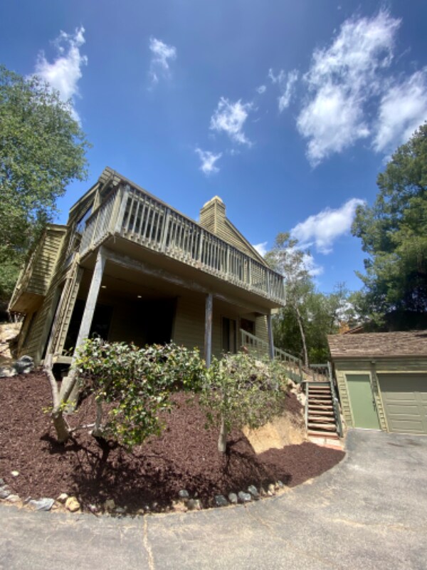 Building Photo - 28330 Meadow Glen Way W