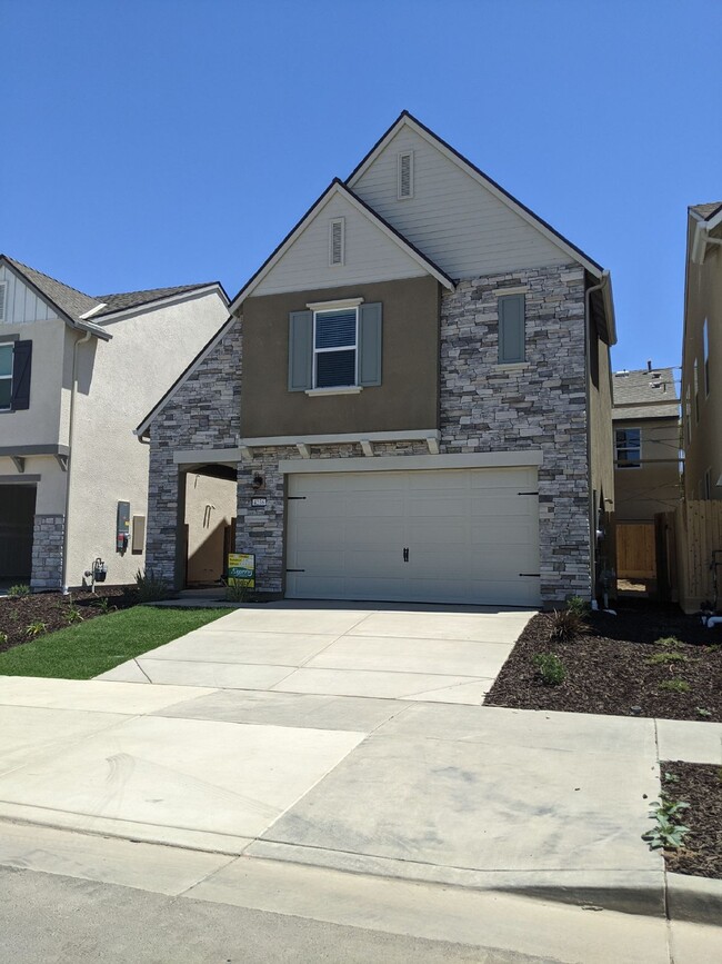 Ready Now! Beautiful Two Story Home in Nor... - Ready Now! Beautiful Two Story Home in Nor...