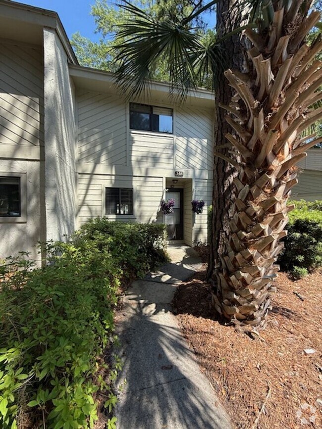 Building Photo - 96 Mathews Dr
