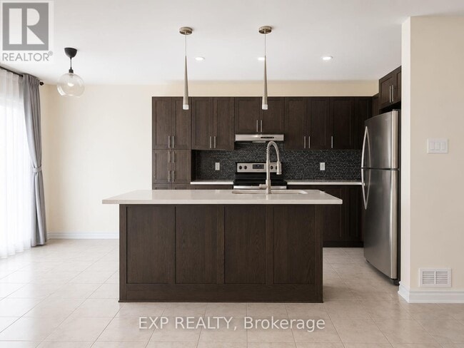 Building Photo - 55 Fallengale Cres