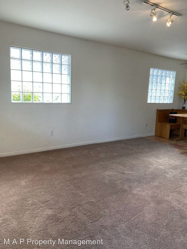 Building Photo - 2 br, 2 bath Apartment - 13006 Beverly Blvd.