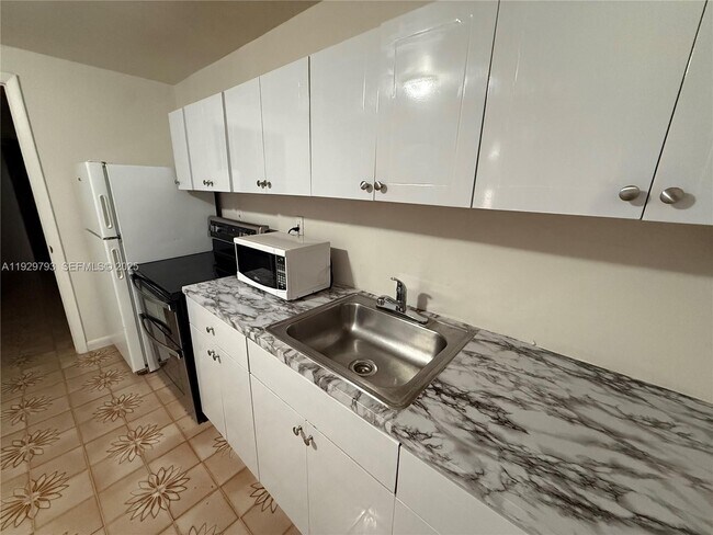 Foto del edificio - 6765 SW 19th St