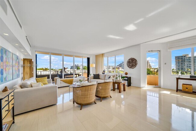 Foto del edificio - 151 Crandon Blvd