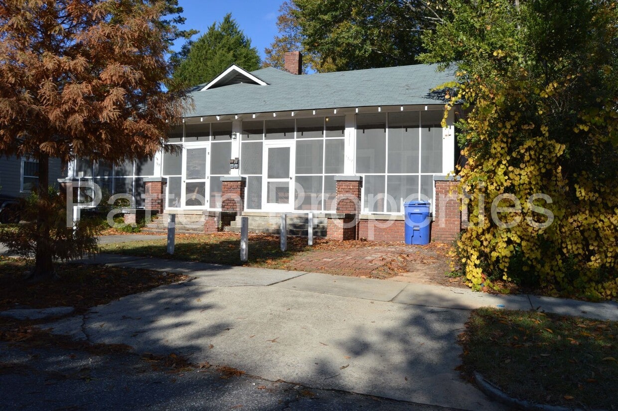 Primary Photo - 1315-1317 Summerville Avenue - Inside CoC ...