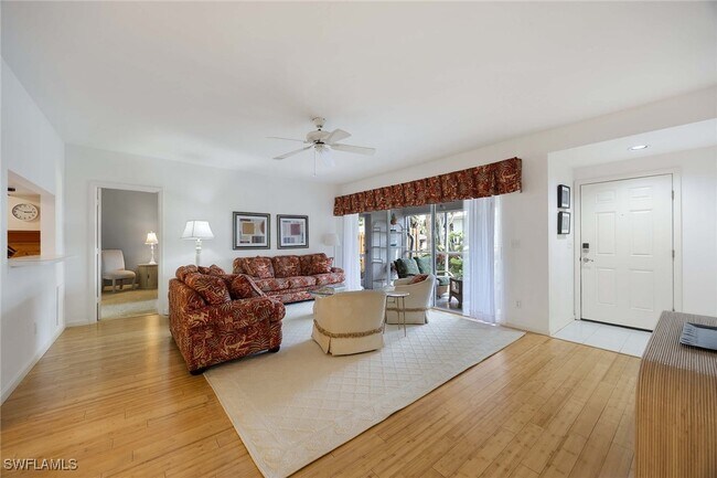 Foto del edificio - 4251 Lake Forest Dr