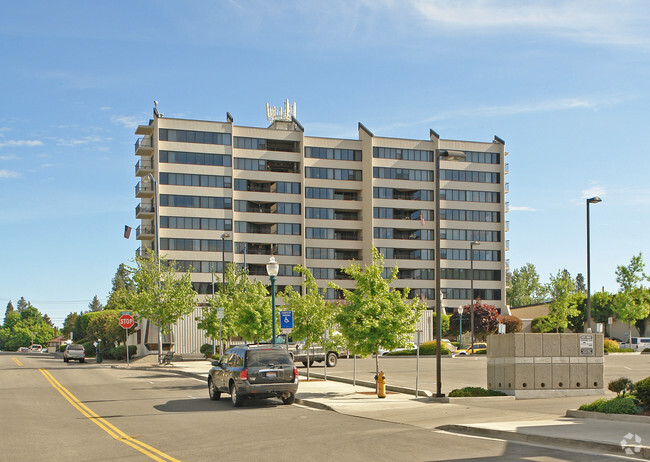 Building Photo - Lake Tower Apartments