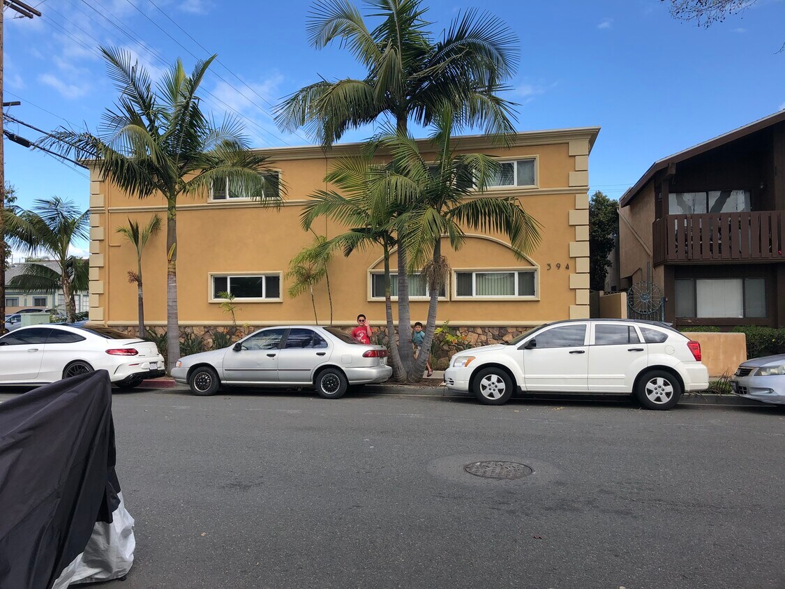 Edificio desde Coronado - 394 Coronado Ave