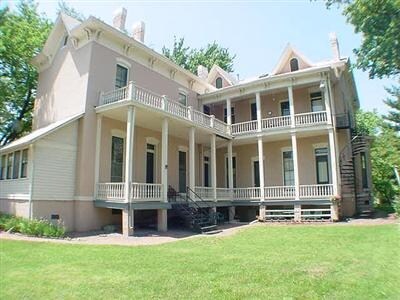 Building Photo - 1206 Main St
