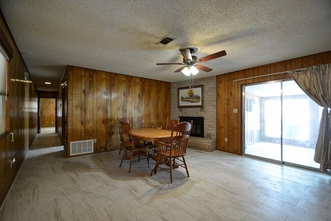 Building Photo - 111 Arizona Ash Dr