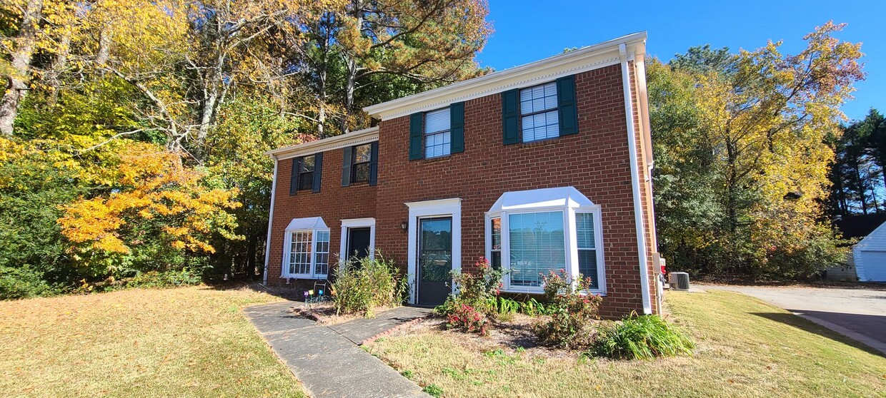 Foto principal - Brick 2-Bedroom Townhome in Lawrenceville!!