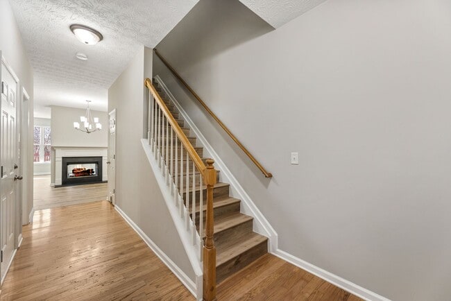 Building Photo - 2/2.5 Townhome in Great Flowery Branch loc...
