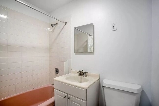 Photo - 528 Beacon St Apartment