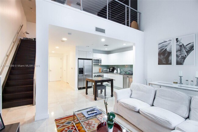 Building Photo - 1050 Brickell Ave