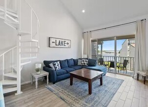 Building Photo - 12500 Melville Dr