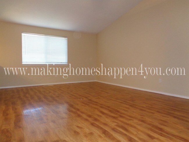 Building Photo - 1335 46th Pl SE