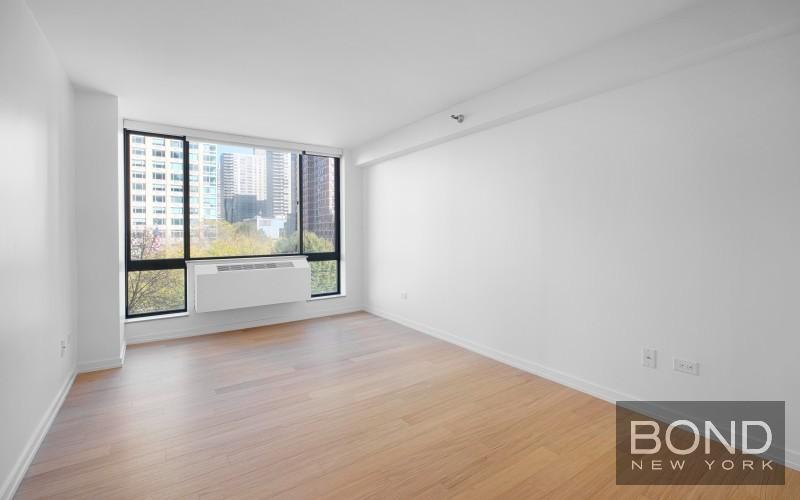Foto principal - 55-75 West End Avenue