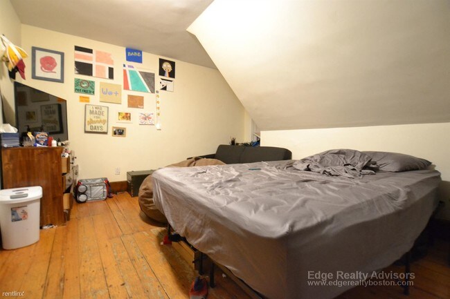 Building Photo - 9 br, 3 bath Apartment - 3 Hartley Ter