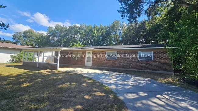 Building Photo - 522 Clermont Ave S