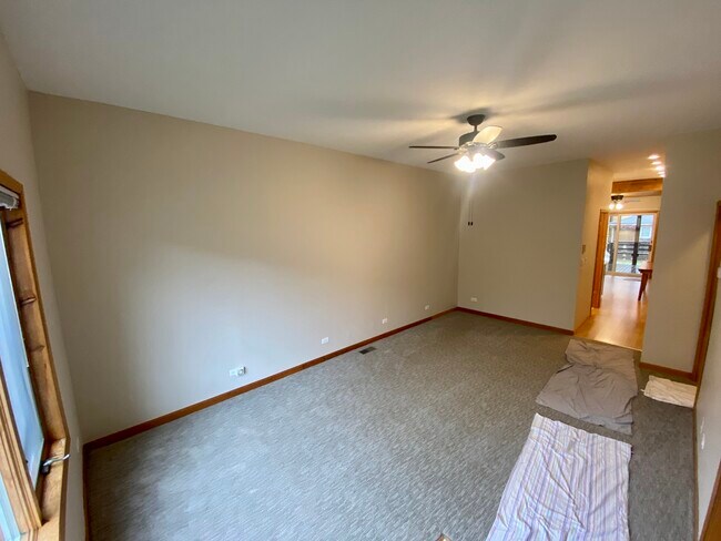 Foto del edificio - 3336 N Lakewood Ave