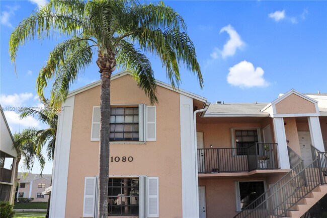 Foto del edificio - 1080 N Franklin Ave