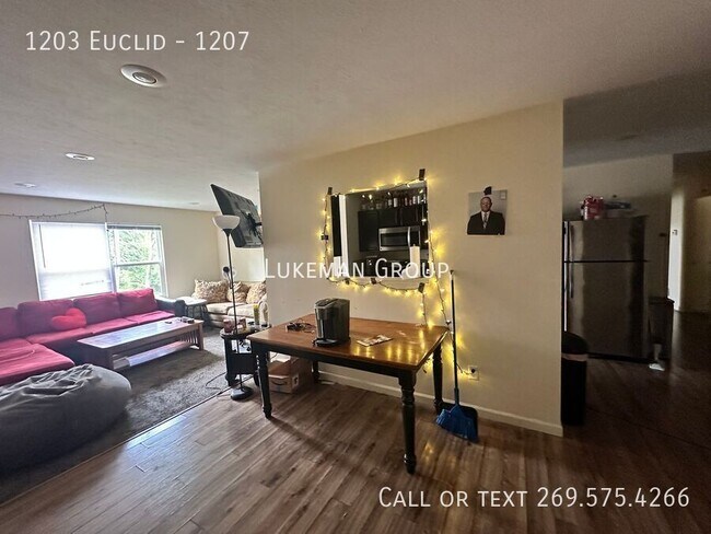 Foto del edificio - 1203 Euclid-1207