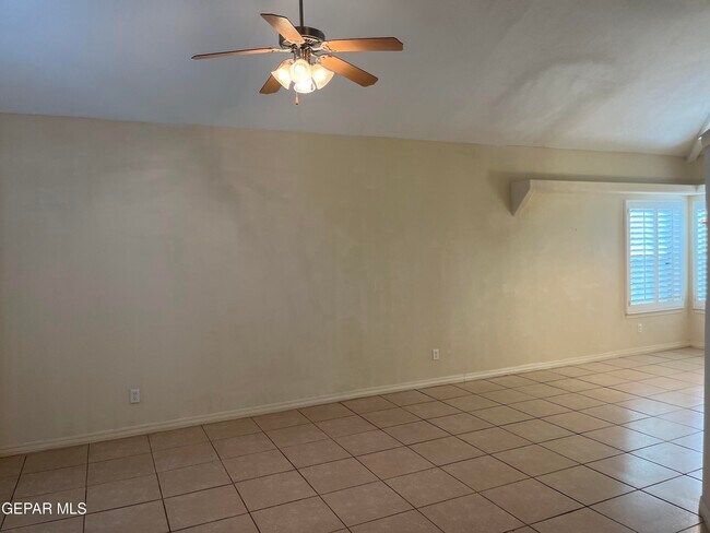 Building Photo - 1537 Rosenbaum Ln