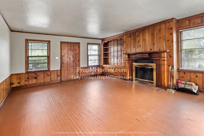 Building Photo - Charming Haven: A Cozy Home in Powellhurst...