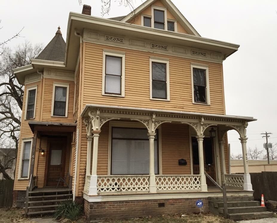 Exterior - 427 S 5th St