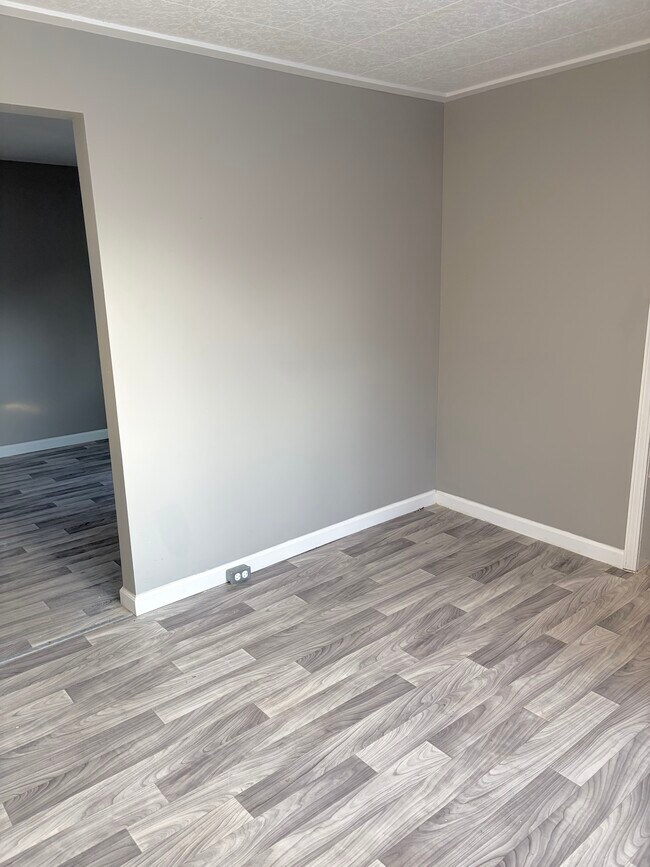 Foto del edificio - Luxury Renovated 3-Bedroom Home with Large Yard