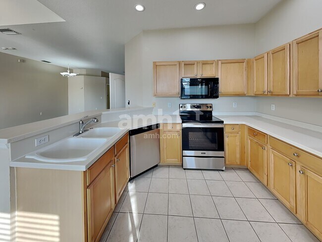 Foto del edificio - 8215 47th St Cir E