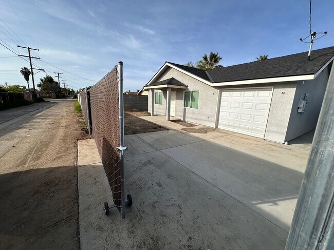 Foto del edificio - 650 S R St