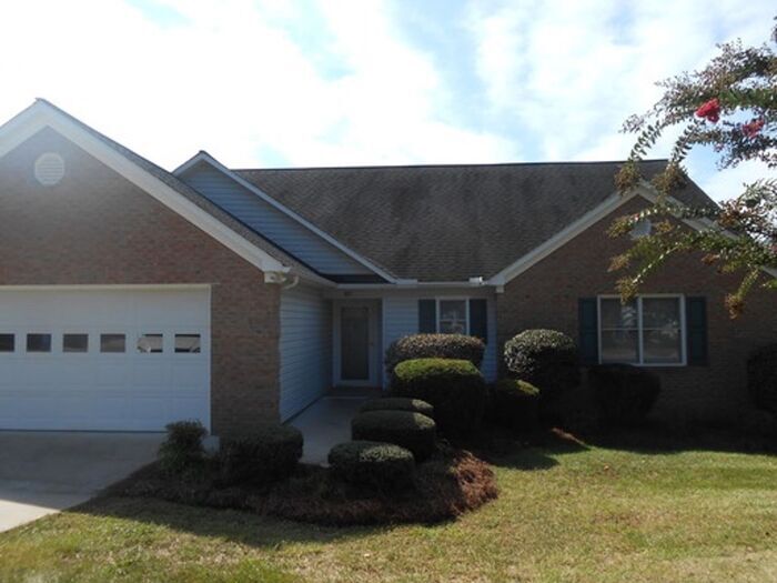 Primary Photo - 106 Pond View Dr