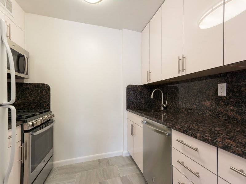 Foto principal - 220 E 60th St