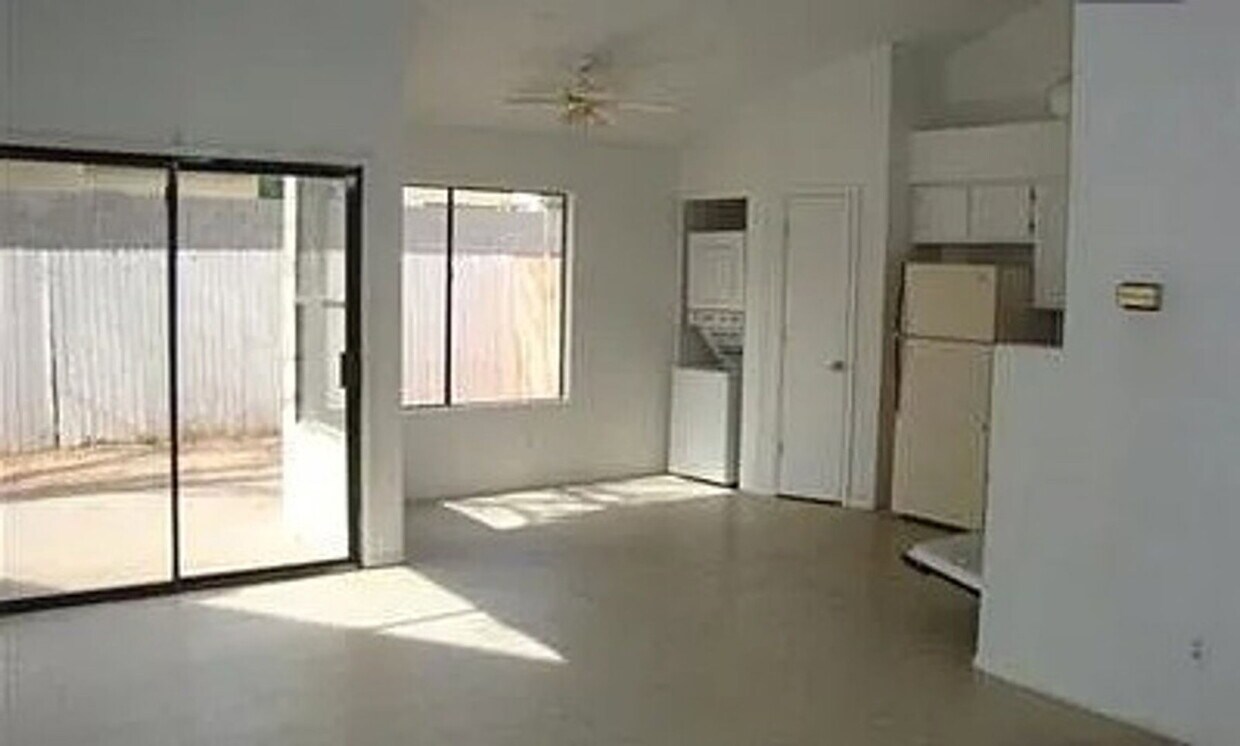 Foto del edificio - 2987 W Avenida Obregon