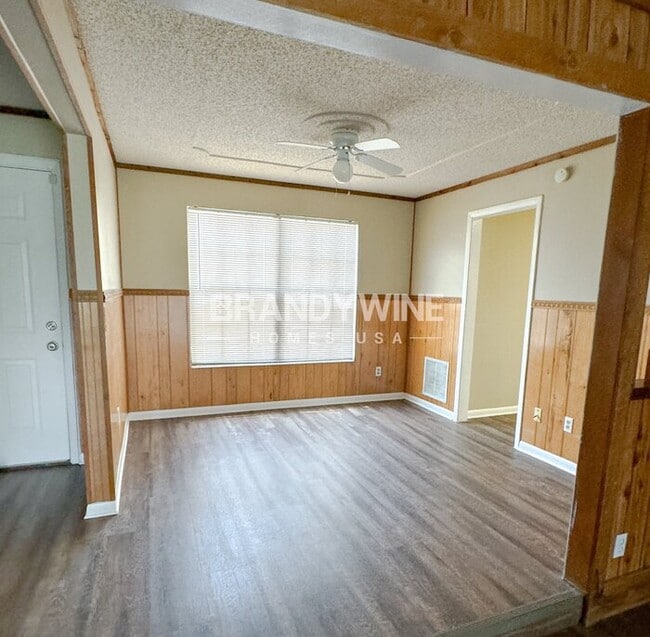 Building Photo - 10498 Arrowhead Dr