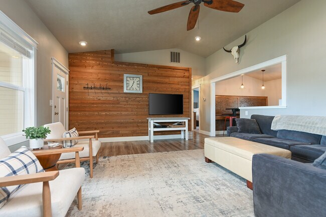 Family Room - 3530 W Town Creek Dr