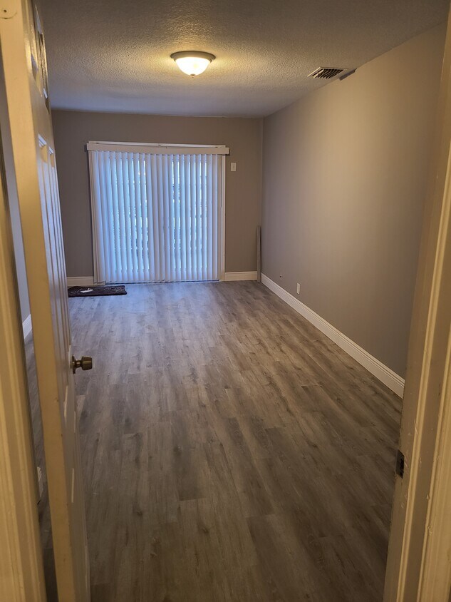 1215 SW 73rd Ave, North Lauderdale, FL 33068 House for Rent in North