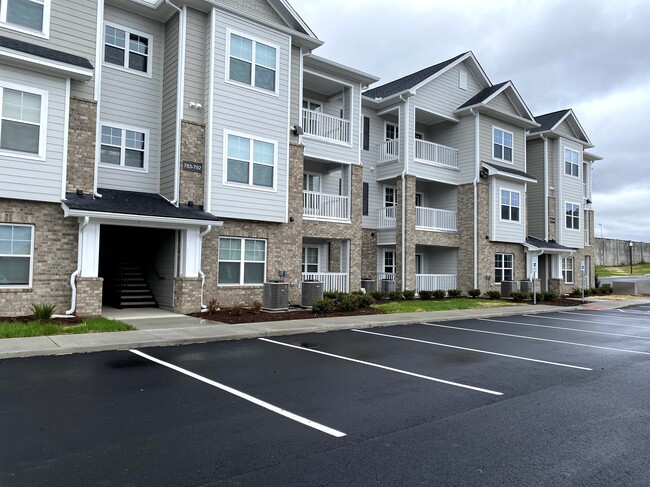 Graybrook and Graycroft BRAND NEW Units! Apartments - Madison, TN ...