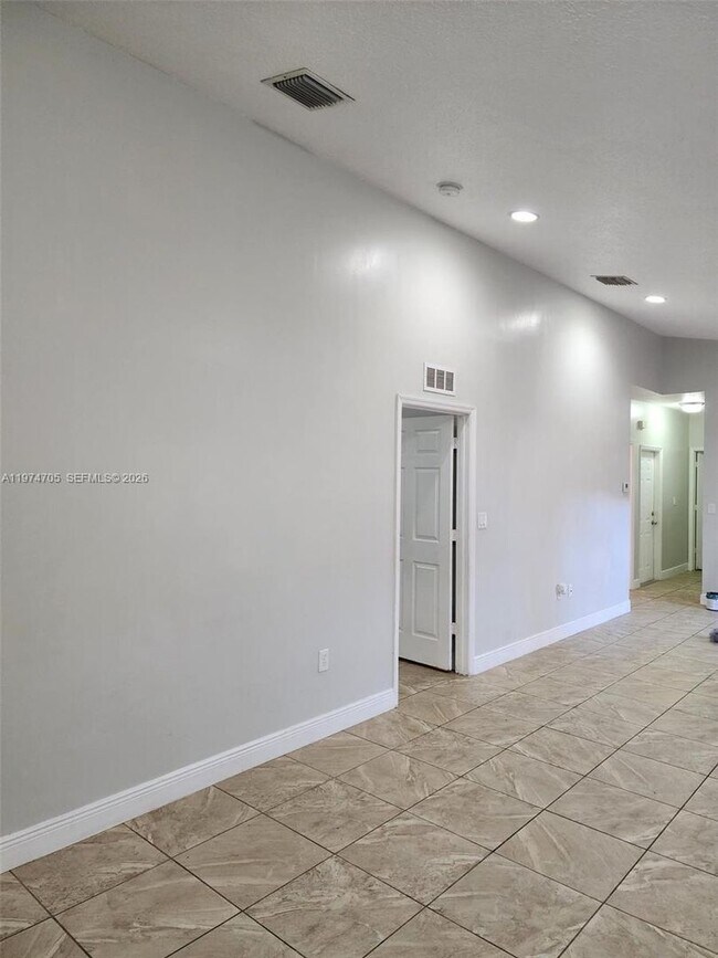 Foto del edificio - 1231 NE 32nd Ave